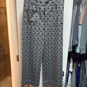 Women’s Black and White Patterned Pants